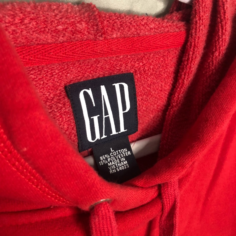 Red cropped GAP hoodie